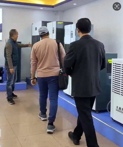 Latest company news about Client's visit tour of our company after Chinese new year